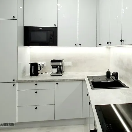 Belvedere Near Royal Bath Lazienki Park Warszawa