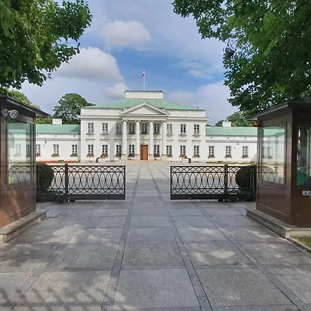 Belvedere Near Royal Bath Lazienki Park * Warschau