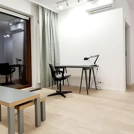 Belvedere Near Royal Bath Lazienki Park